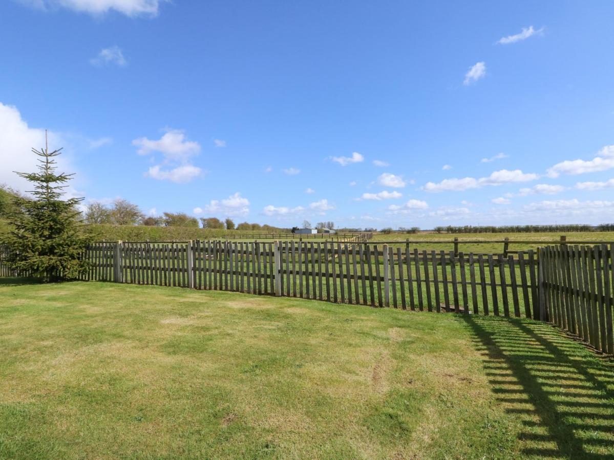 Sheppard'S Hut Terrington Saint Clement Exterior foto